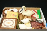 Box of Assorted Wall Décor