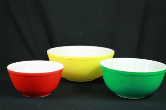 3 Piece Pyrex Mixing Bowl Set