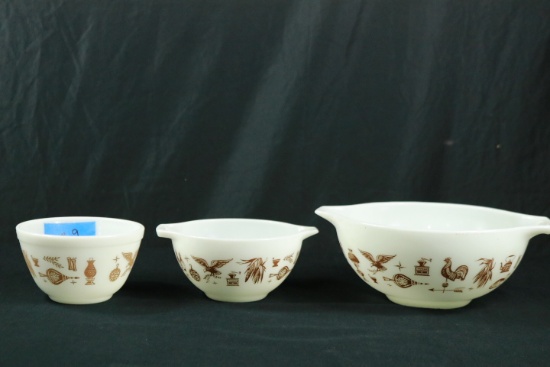 Set Of 3 Pyrex Mixing Bowls