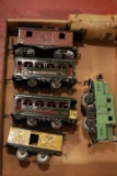 5 Antique Lionel Model Train Cars & Engine