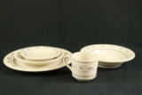 4 Longaberger Plates & 1 Cups