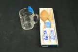 Blue Willow Pattern Salad Fork & Spoon Set With Glass Measuring Cup