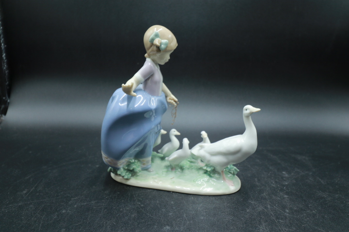 Lladro Figurine (Girl with Geese) | Proxibid