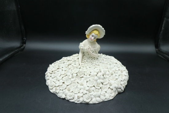 Italian Fiori Bianco Porcelain Figurine