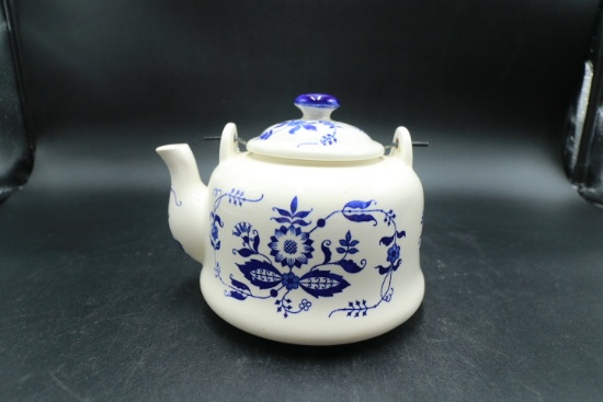 Japanese Blueware Tea Pot