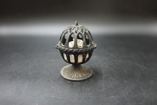 Cast Iron String Holder