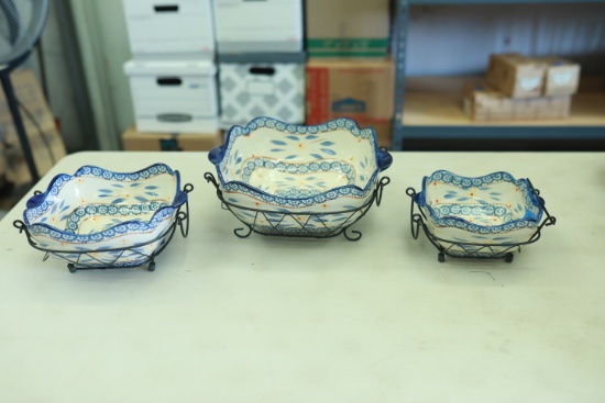 Temptations 3 Graduating Bowls on Metal Stands