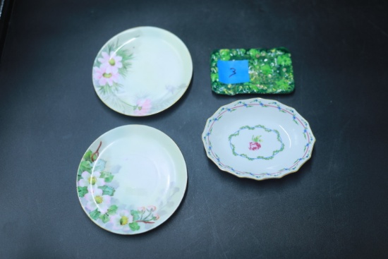 4 Porcelain Pieces