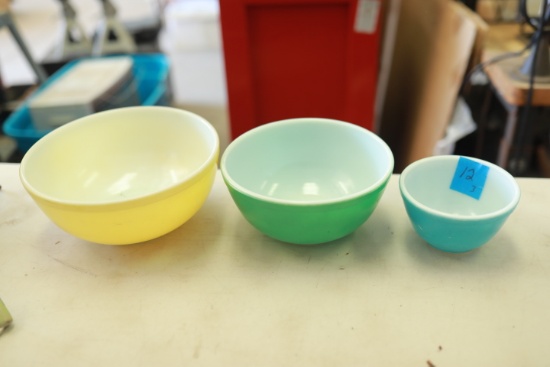 3 Vintage Pyrex Mixing Bowls