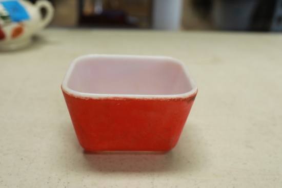 Pyrex Refrigerator Box