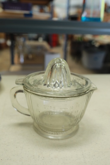 Juicer And Measuring Cup