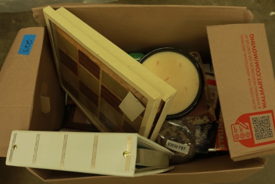 Box of Misc Décor