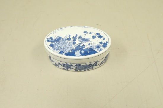 Williamsburg Delft Blueware Covered Box