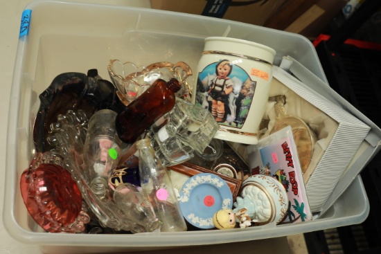Box of Assorted Glassware & Collectibles