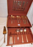 LUNT STERLING FLATWARE, 8 KNIVES 4 OZ., 8 DINNER FORKS  13.30 OZT, 8 DESERT