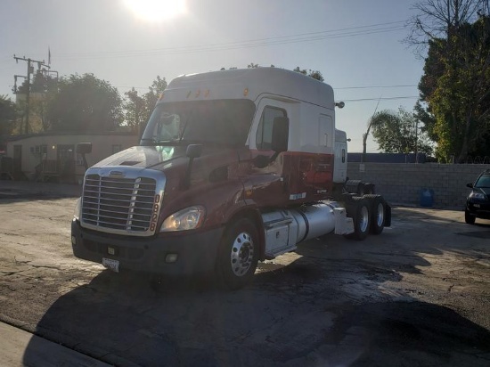 2014 Freightliner CA113SLP