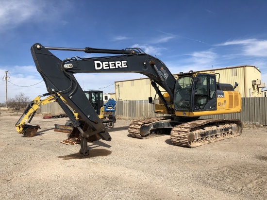 2018 John Deere  250GLC Excavator