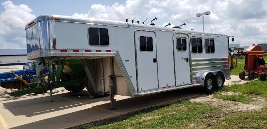 2007 Featherlite 8546 7x20, 3 horse slant horse trailer, Front dressing room, moveable front &