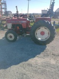 IHC 574 TRACTOR w INDUSTRIAL LOADER NEW CLUTCH.