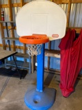 Toy basketball hoop