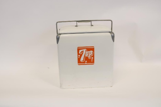 Embossed 7-Up Picnic Cooler