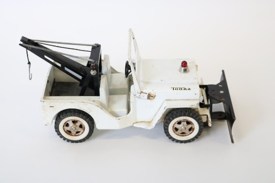 AA Tonka Wrecker Toy Jeep