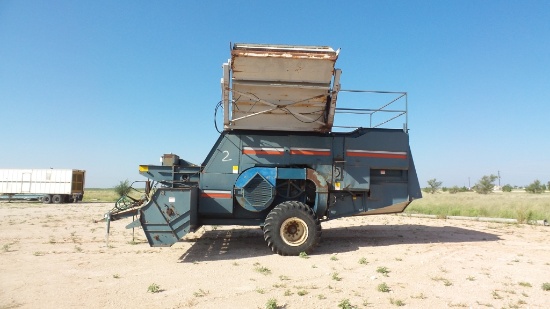 Amadas Magnum Fource Pull Behind Peanut Combine