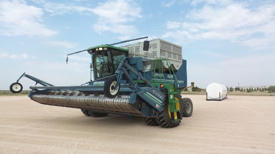 2005 Amadas 9960 Peanut Combine