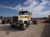 1993 Mack 613 Cab + Chassis Tractor