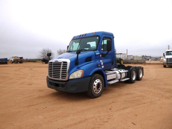 2010 Freightliner Day Cab Truck Tractor