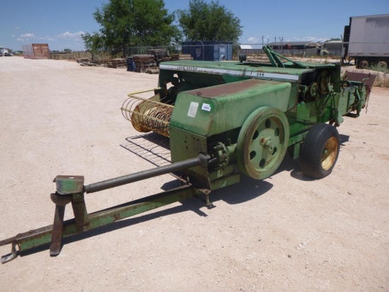 John Deere 346 Square Baler