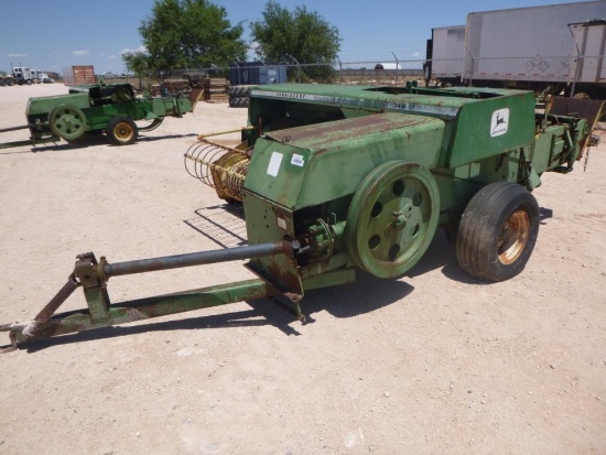 John Deere 346 Square Baler