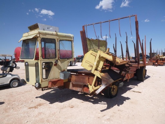 New Hooland 1047 Self-Propelled Bale Wagon