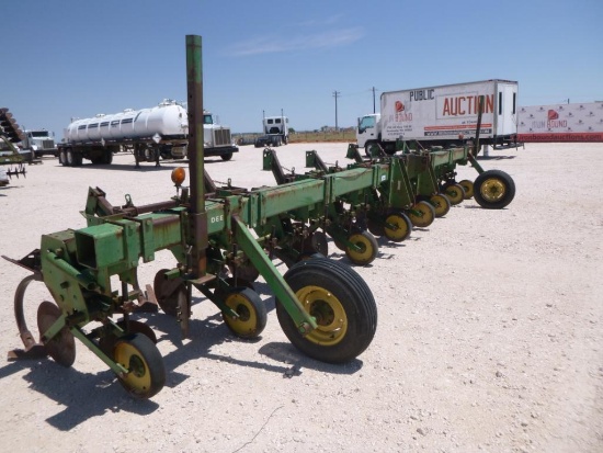 John Deere 885 Row Crop Cultivator