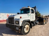 1997 Mack RD690S Truck