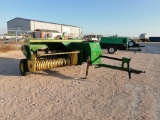 John Deere 327 Square baler