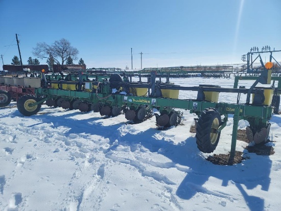 8 Row John Deere 1700 Planter