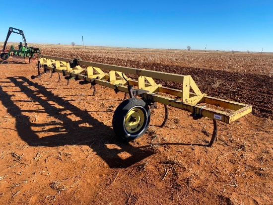 3 Pt Hitch 28ft... Field Cultivator