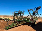 JOHN DEERE...MODEL 610 28' D.T. HYD. FOLD...WING CHISEL / SWEEP PLOW