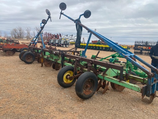BIGHAM BROTHERS 8 ROW 40? 3 PT. D.S.B. DISC BEDDER, S/S MARKERS, 2 SETS G.W.