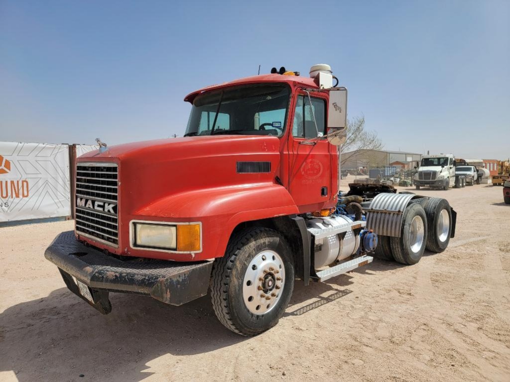 2000 Mack CH613 Day Cab Truck Tractor | Commercial Trucks Truck Tractors |  Online Auctions | Proxibid