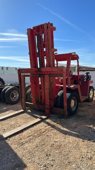 Clark Forklift