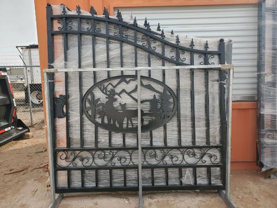 Unused Greatbear 14ft Iron Gate with artwork ''DEER '' in the Middle Gate Frame