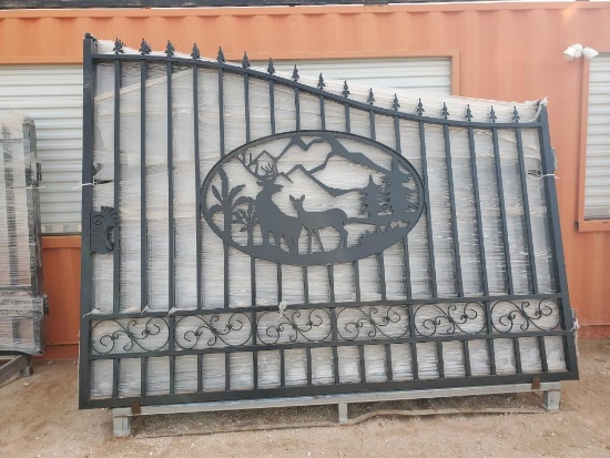 Unused Greatbear 20ft Gate with artwork ''DEER '' in the Middle Gate Frame