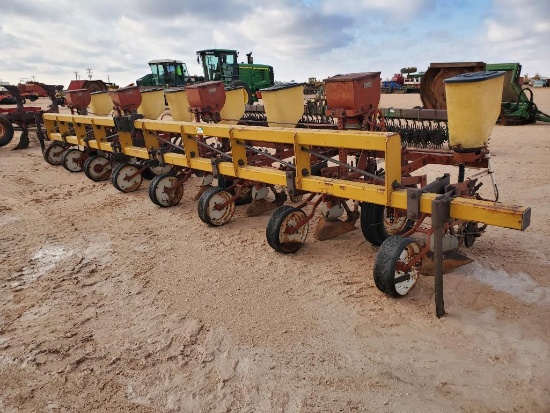 8 Row Planter