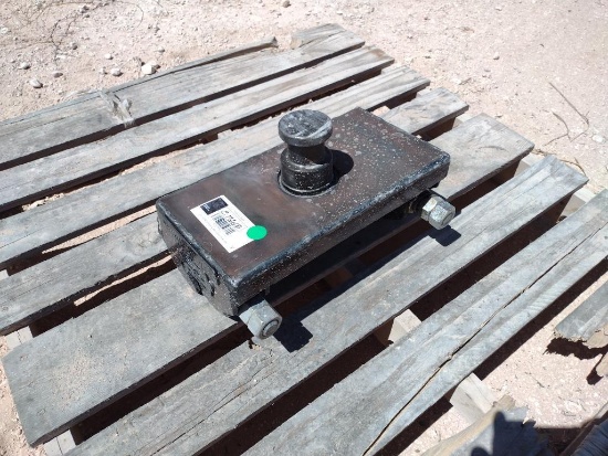 Unused Semi Truck Piggyback Hitch Mount