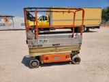 JLG 1930ES Scissor Lift ( New Batteries )
