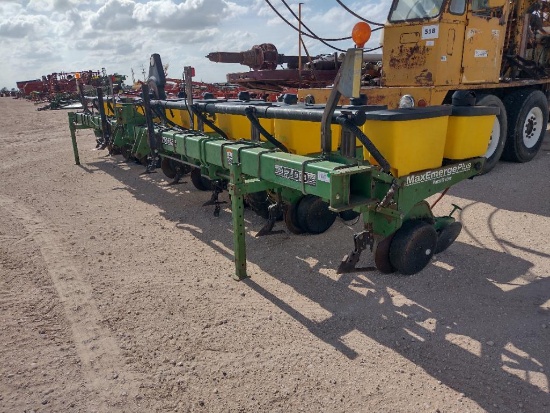 John Deere 1700 Vacuum Planter