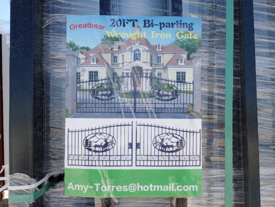 Unused Greatbear 20ft Gate with artwork ''DEER '' in the Middle Gate Frame