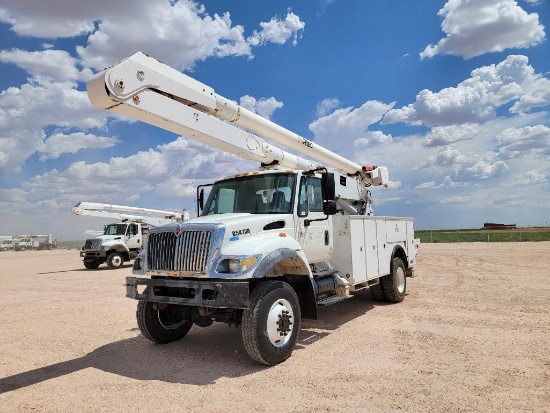 2006 International 7300 Bucket Truck
